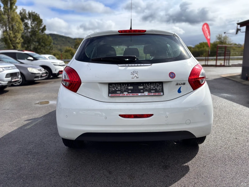 Peugeot 208, снимка 6 - Автомобили и джипове - 51961714