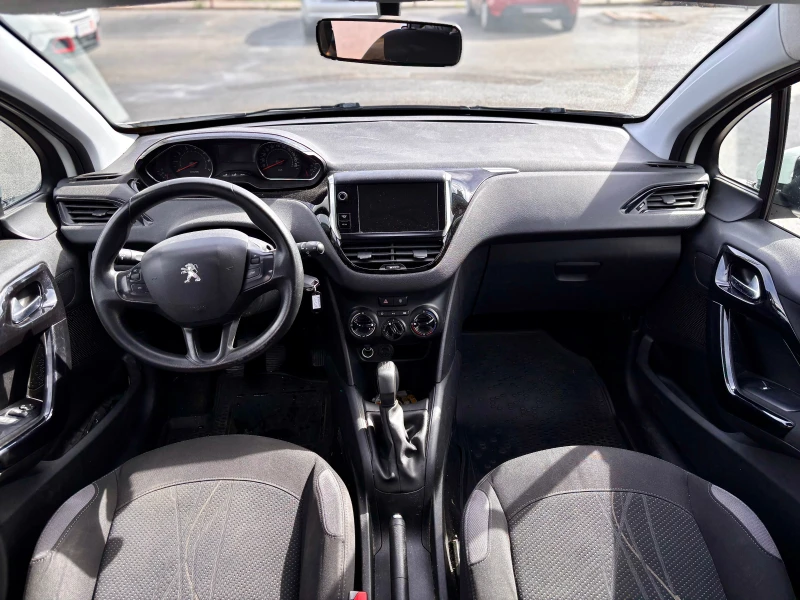 Peugeot 208, снимка 8 - Автомобили и джипове - 51961714