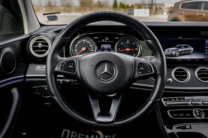 Mercedes-Benz E 220 РЕГИСТРИРАНА-ПЕРФЕКТНА-ГАРАНЦИЯ, снимка 10 - Автомобили и джипове - 52390438