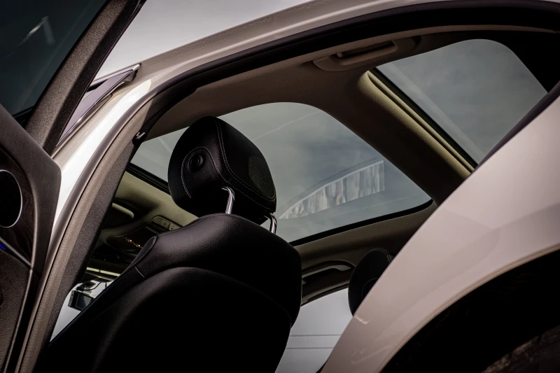 Mercedes-Benz E 220 РЕГИСТРИРАНА-ПЕРФЕКТНА-ГАРАНЦИЯ, снимка 13 - Автомобили и джипове - 52390438