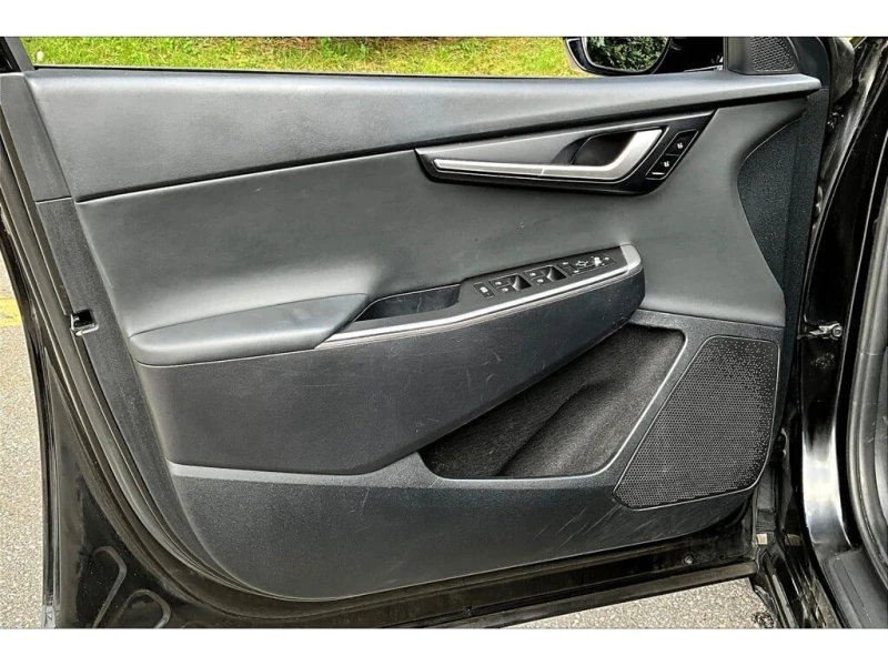 Kia EV6 * Light | Clean Carfax | All Electric SUV * CARFAX, снимка 17 - Автомобили и джипове - 52706152