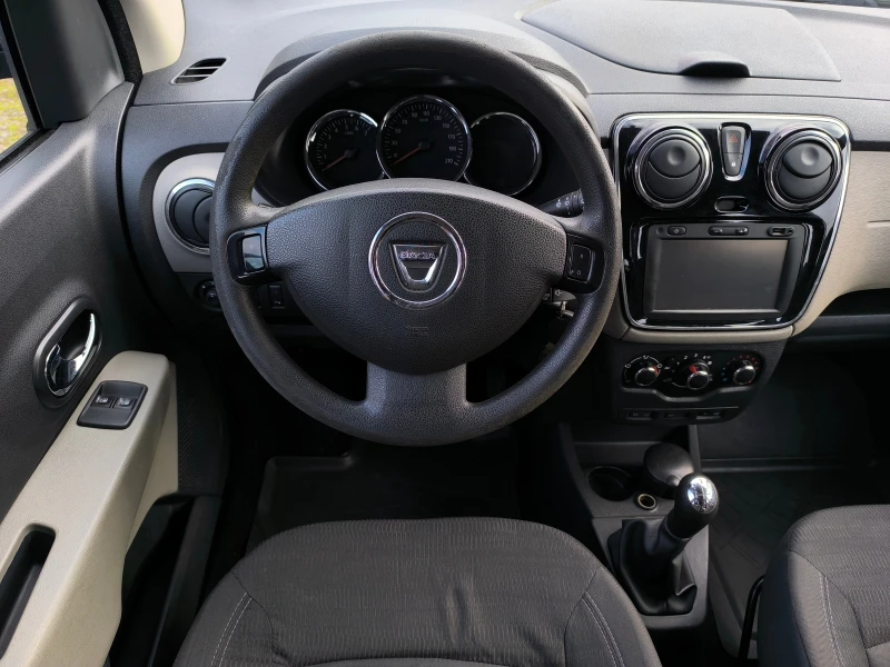 Dacia Lodgy FACE LIFT-1.2i-116кс-НАВИГАЦИЯ-КЛИМАТИК-, снимка 11 - Автомобили и джипове - 52858830