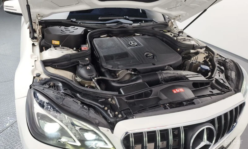 Mercedes-Benz E 220, снимка 6 - Автомобили и джипове - 52908638