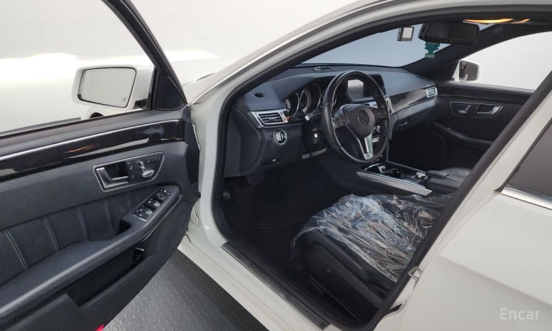 Mercedes-Benz E 220, снимка 10 - Автомобили и джипове - 52908638