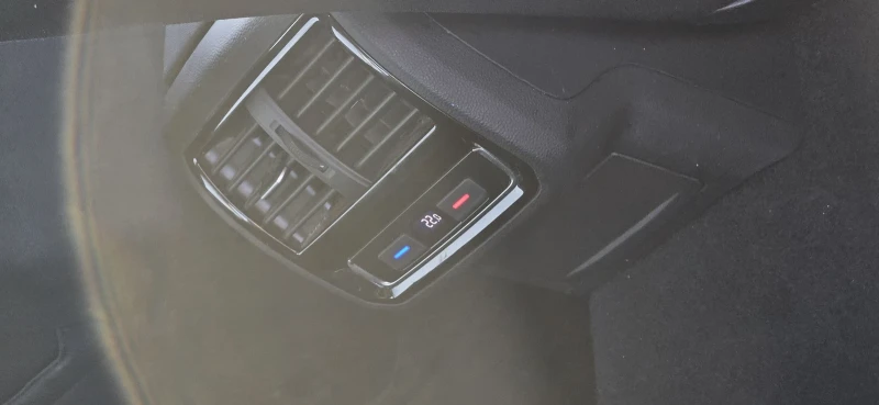 VW Passat 2.0TDI 150hp, снимка 8 - Автомобили и джипове - 52940148