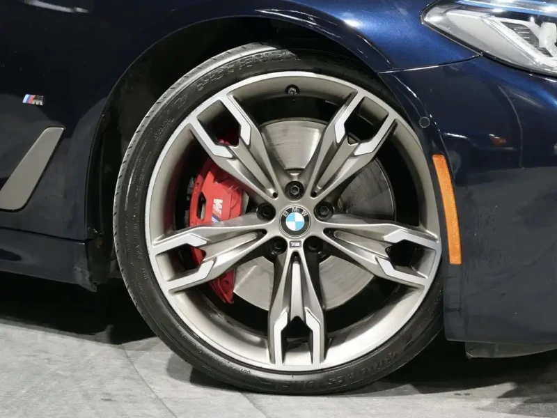 BMW 550 * Harman Kardon * CARFAX* ОПЦИЯ ЗА ФИНАНСИРАНЕ* , снимка 16 - Автомобили и джипове - 53231971