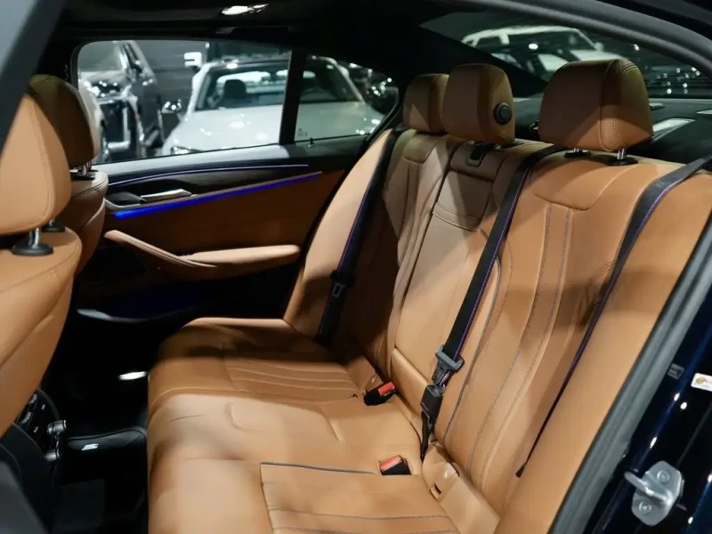 BMW 550 * Harman Kardon * CARFAX* ОПЦИЯ ЗА ФИНАНСИРАНЕ* , снимка 14 - Автомобили и джипове - 53231971