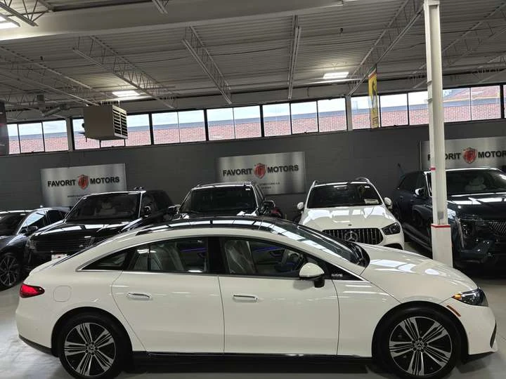 Mercedes-Benz EQS EQS450+ | SEDAN| CREAMLEATHER| BURMESTER| WOOD| AM, снимка 4 - Автомобили и джипове - 53986580