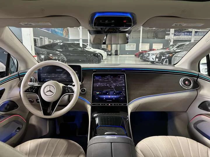 Mercedes-Benz EQS EQS450+ | SEDAN| CREAMLEATHER| BURMESTER| WOOD| AM, снимка 8 - Автомобили и джипове - 53986580
