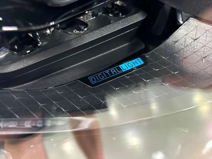 Mercedes-Benz EQS EQS450+ | SEDAN| CREAMLEATHER| BURMESTER| WOOD| AM, снимка 5 - Автомобили и джипове - 53986580