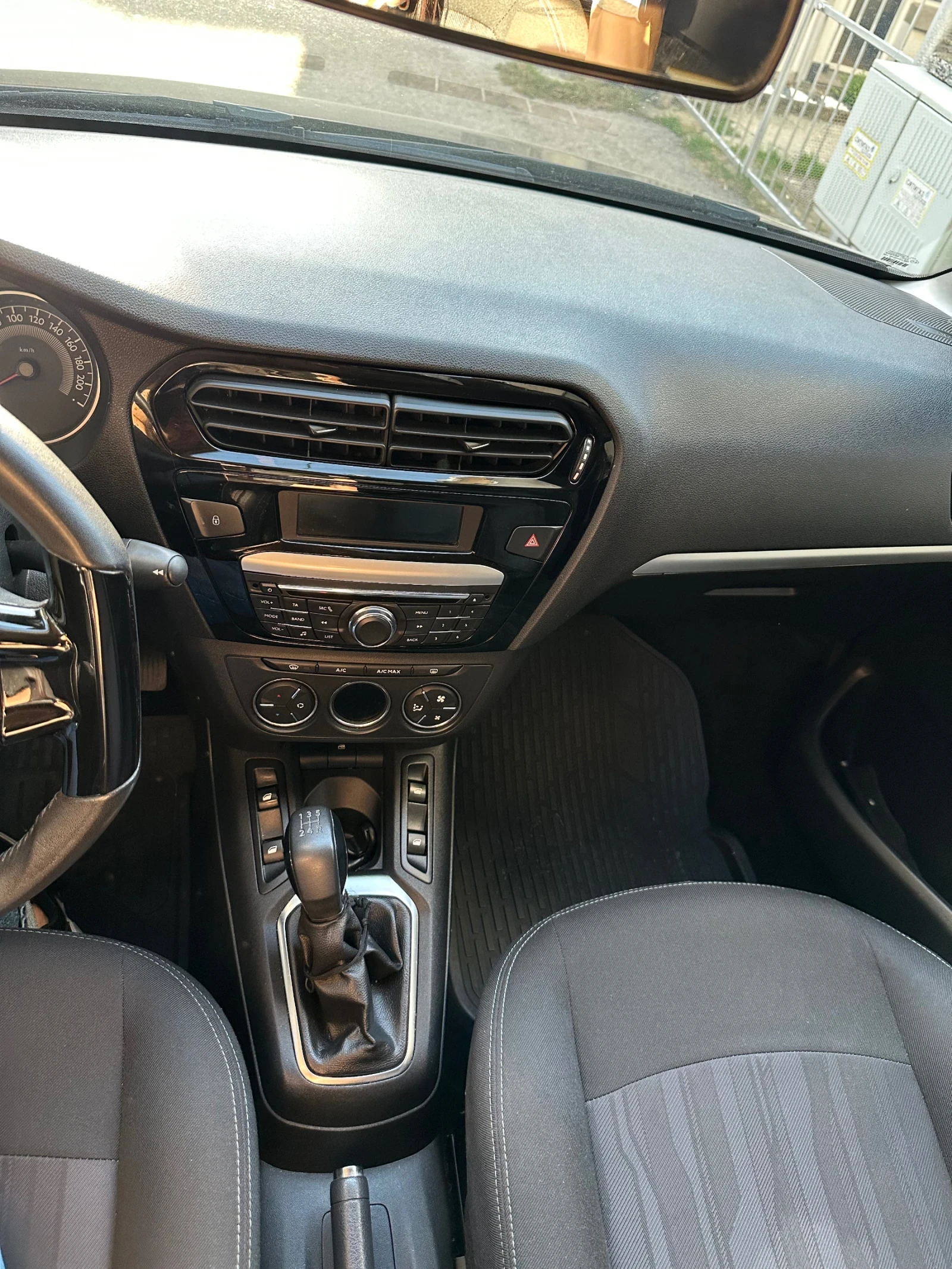 Peugeot 301 Allure - изображение 9