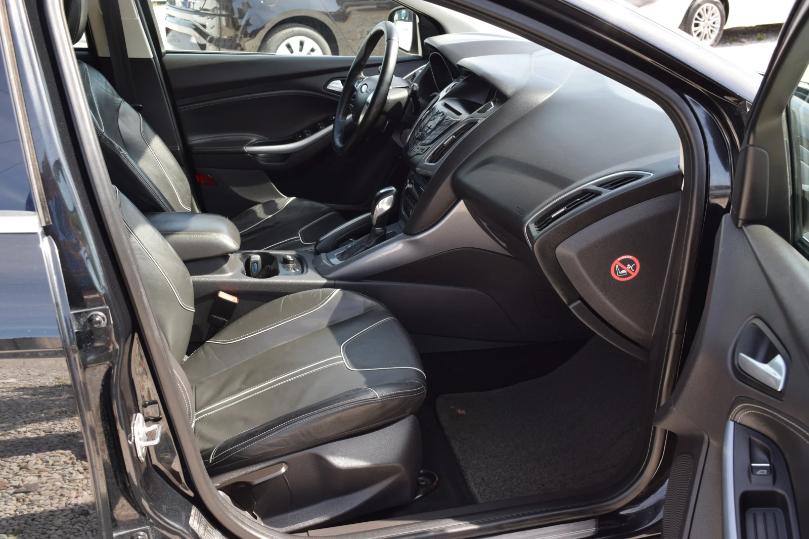 Ford Focus 2.0tdci* Автоматик* keyless* Нави* Кожа - изображение 10