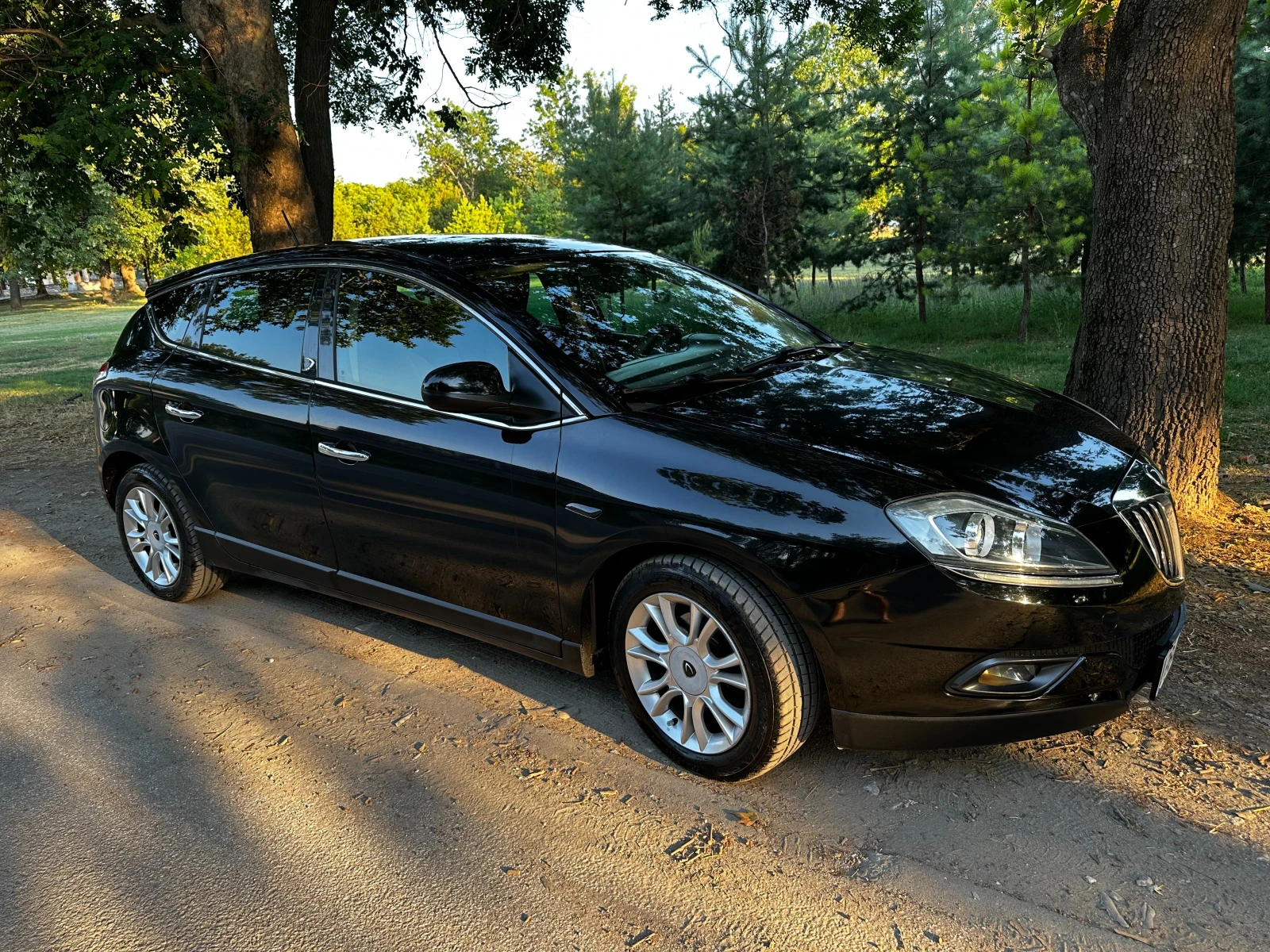 Lancia Delta 1, 6 MultiJet 120 к.с. - изображение 2