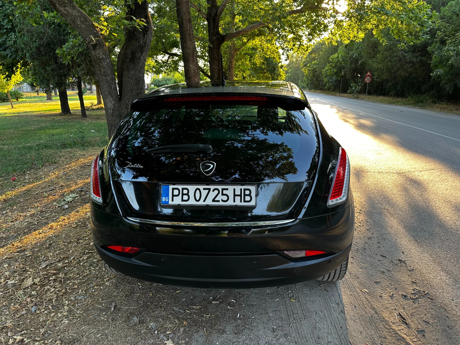 Lancia Delta 1, 6 MultiJet 120 к.с. - изображение 4