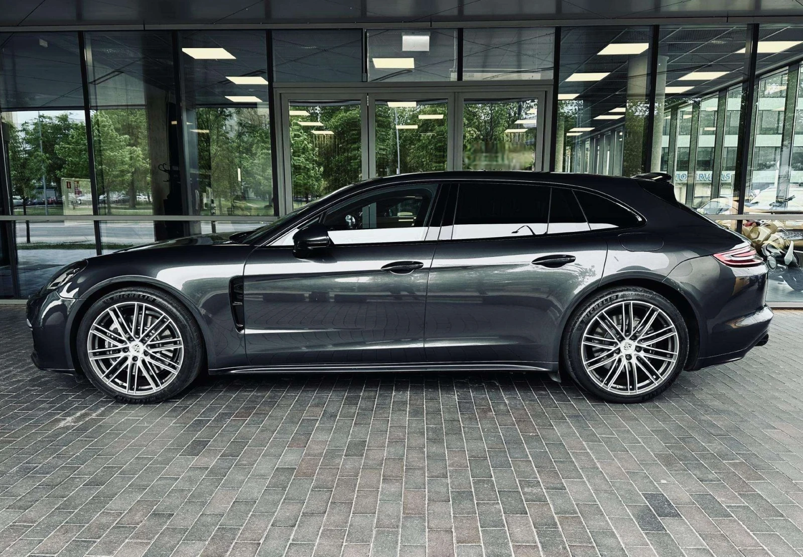 Porsche Panamera Sport Turismo Hybrid - изображение 2