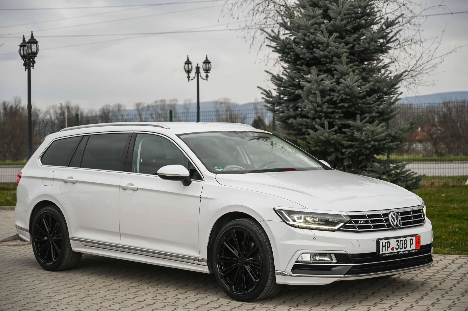 VW Passat 2.0TDI* R-LINE* DIGITAL* Камера* Matrix* ACC* Germ, снимка 2 - Автомобили и джипове - 53923043