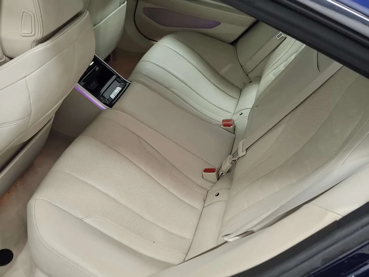 BMW 850 * HEAD UP* SOFT CLOSE* 360 CAM* PANO* , снимка 7 - Автомобили и джипове - 54176191