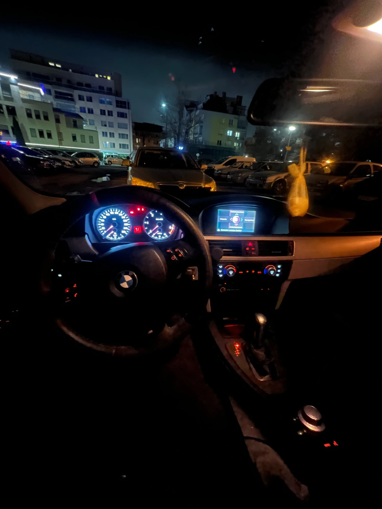 BMW 320, снимка 8 - Автомобили и джипове - 54303930