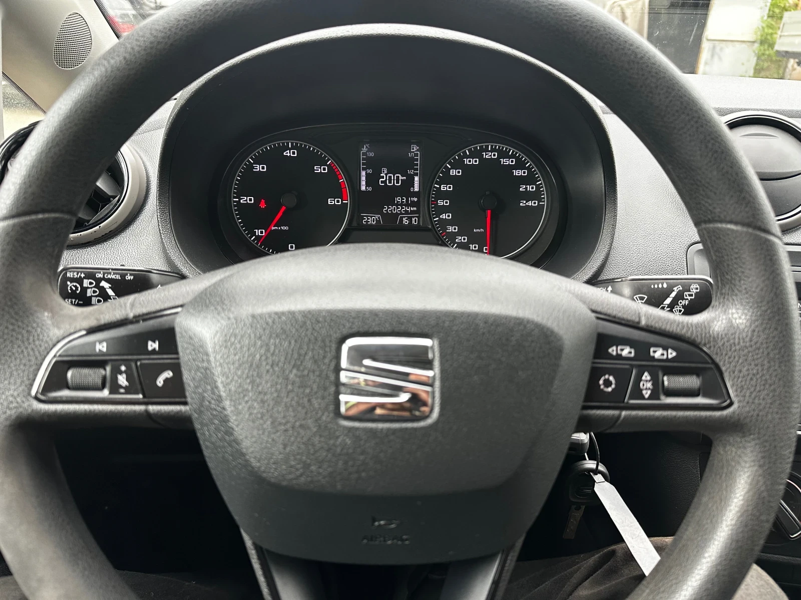 Seat Ibiza 1.4 TDI 90 к.с. EURO 6, снимка 10 - Автомобили и джипове - 54734123