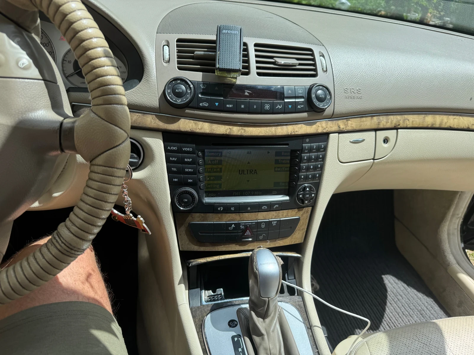 Mercedes-Benz E 270, снимка 9 - Автомобили и джипове - 54739869
