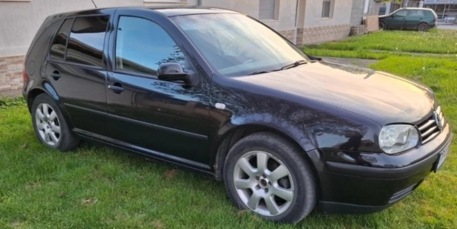 VW Golf 1.6, снимка 2 - Автомобили и джипове - 54763178