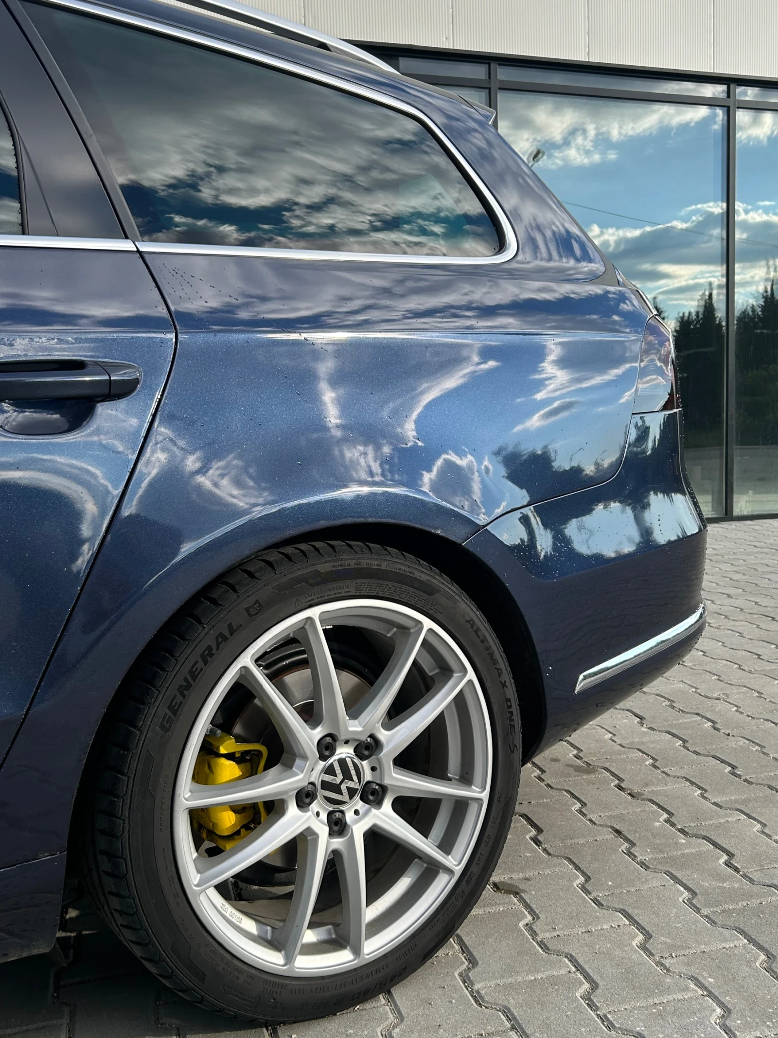 VW Passat 2.0 TDI, снимка 12 - Автомобили и джипове - 54895643