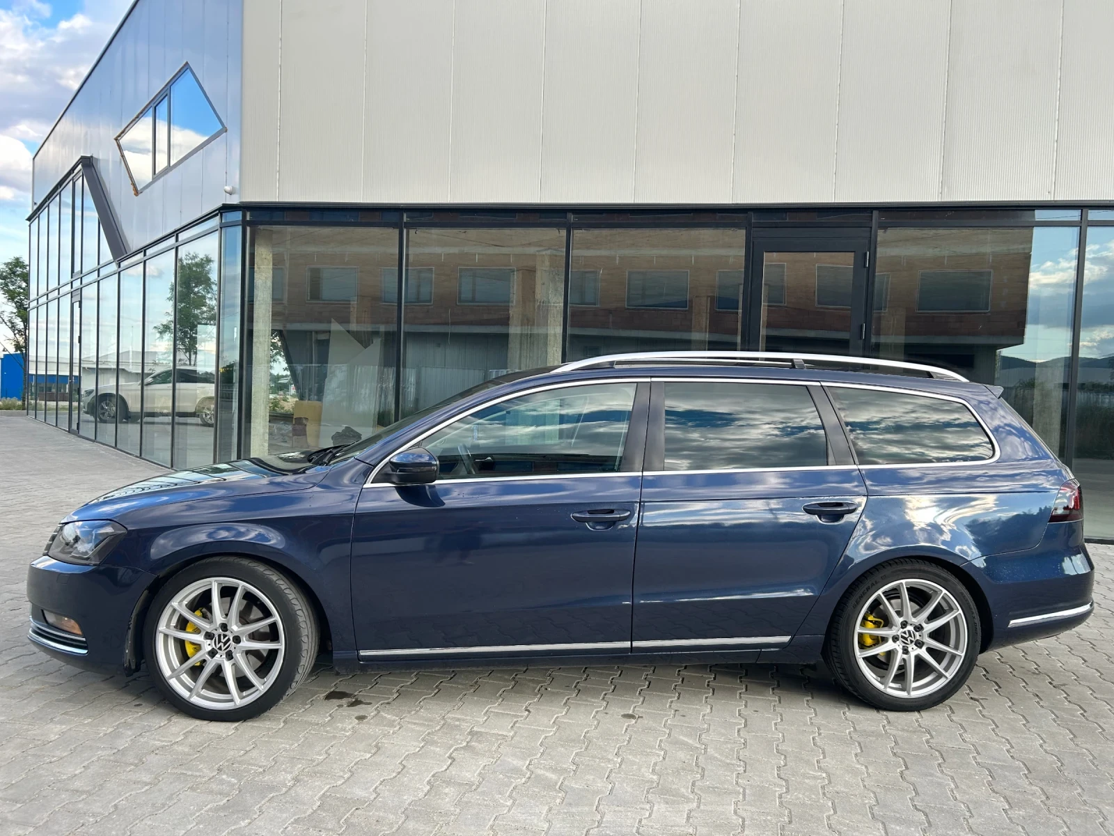 VW Passat 2.0 TDI, снимка 2 - Автомобили и джипове - 54895643