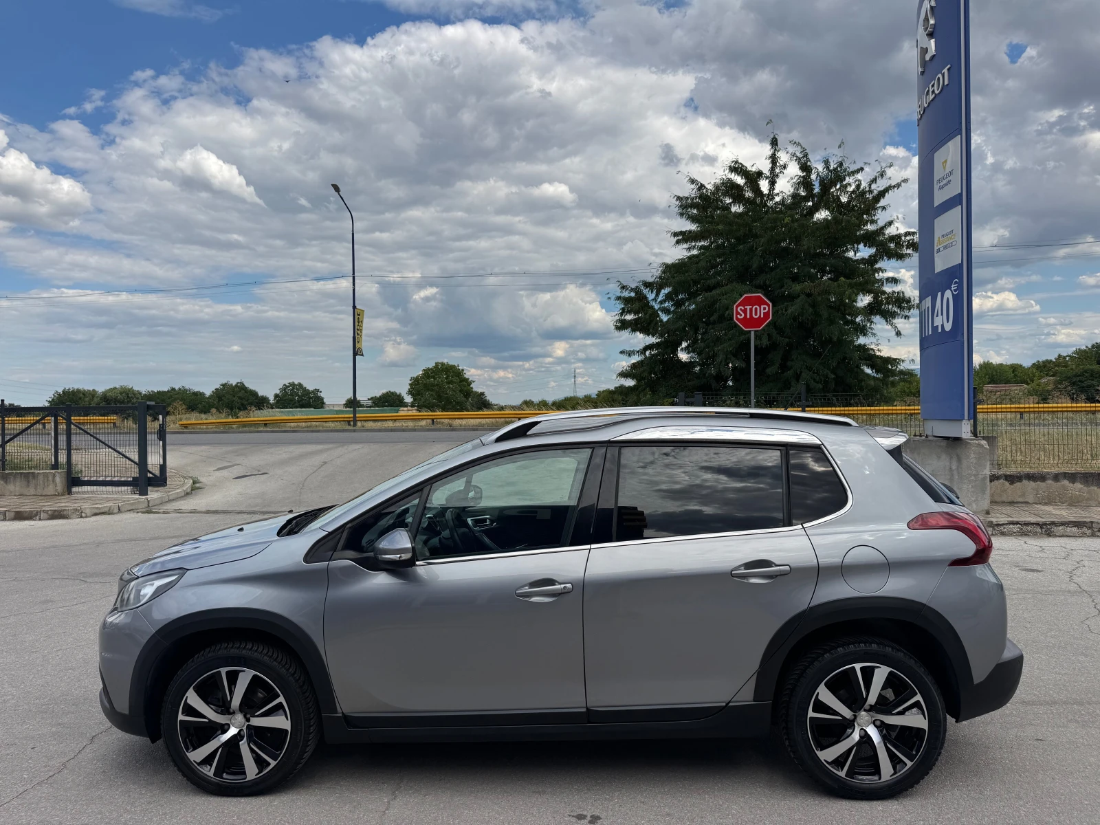 Peugeot 2008 Facelyft 1.6HDI 120kc Allure, снимка 2 - Автомобили и джипове - 55189906
