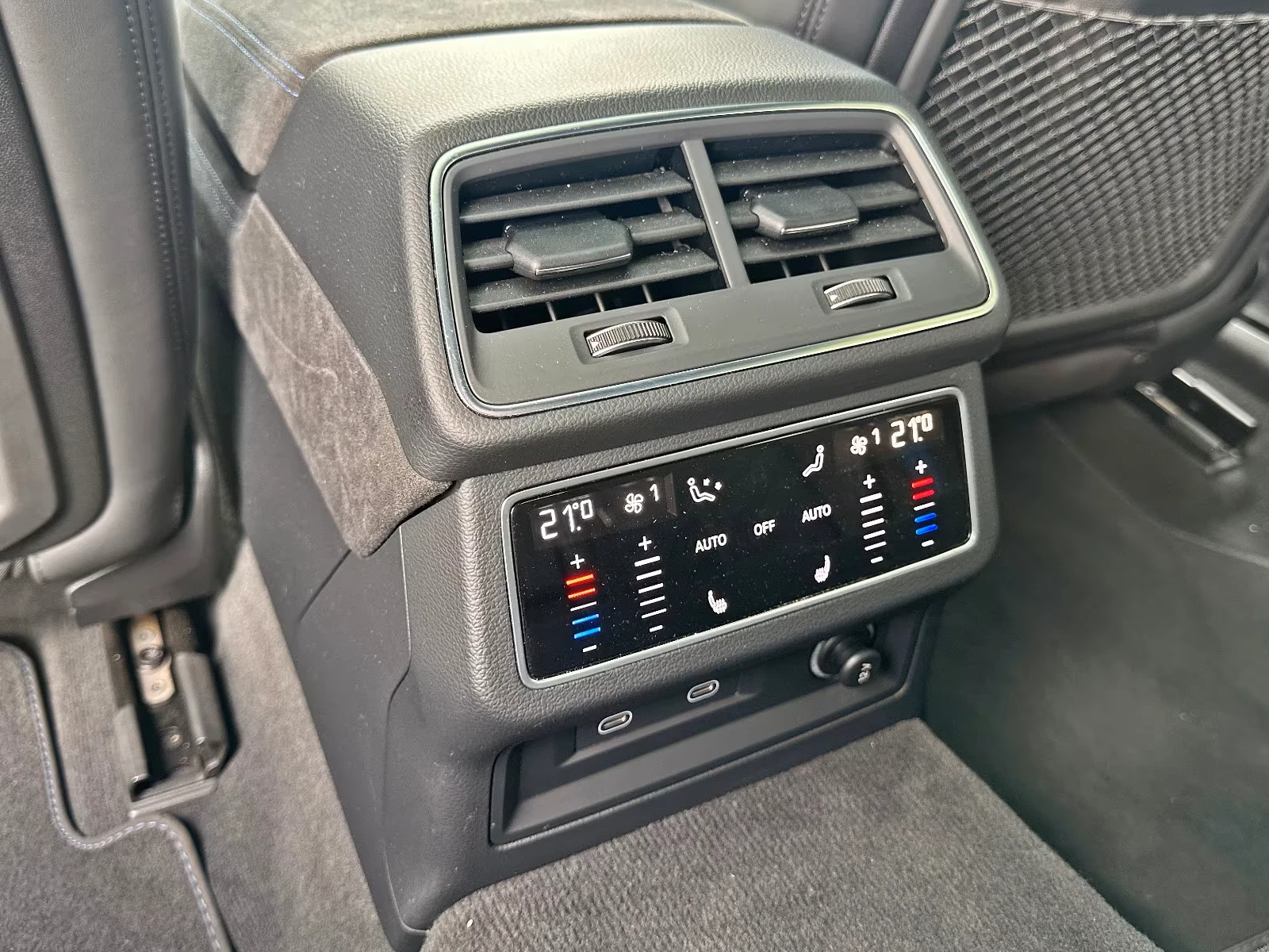 Audi Rs7 PERFORMANCE* HUD* B&O 3D* DISTR* NIGHT* 360 CAM* K | Mobile.bg � ����������� 10