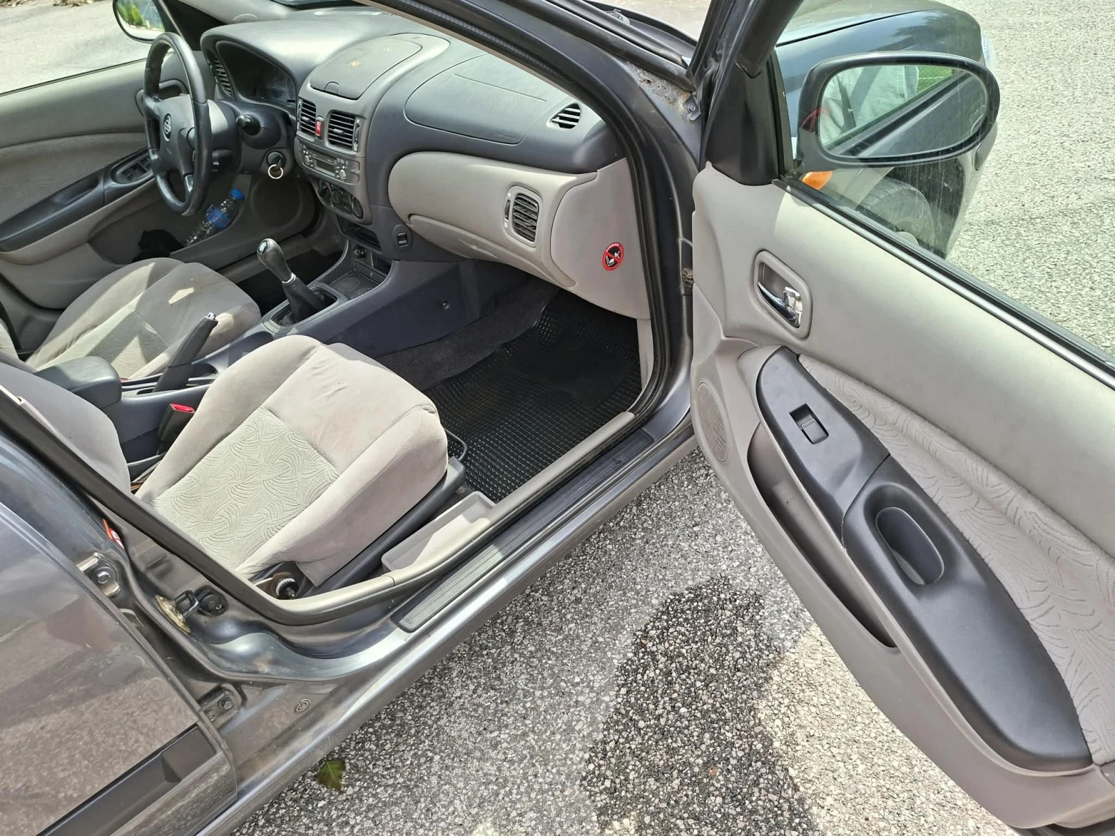 Nissan Almera, снимка 6 - Автомобили и джипове - 55397218