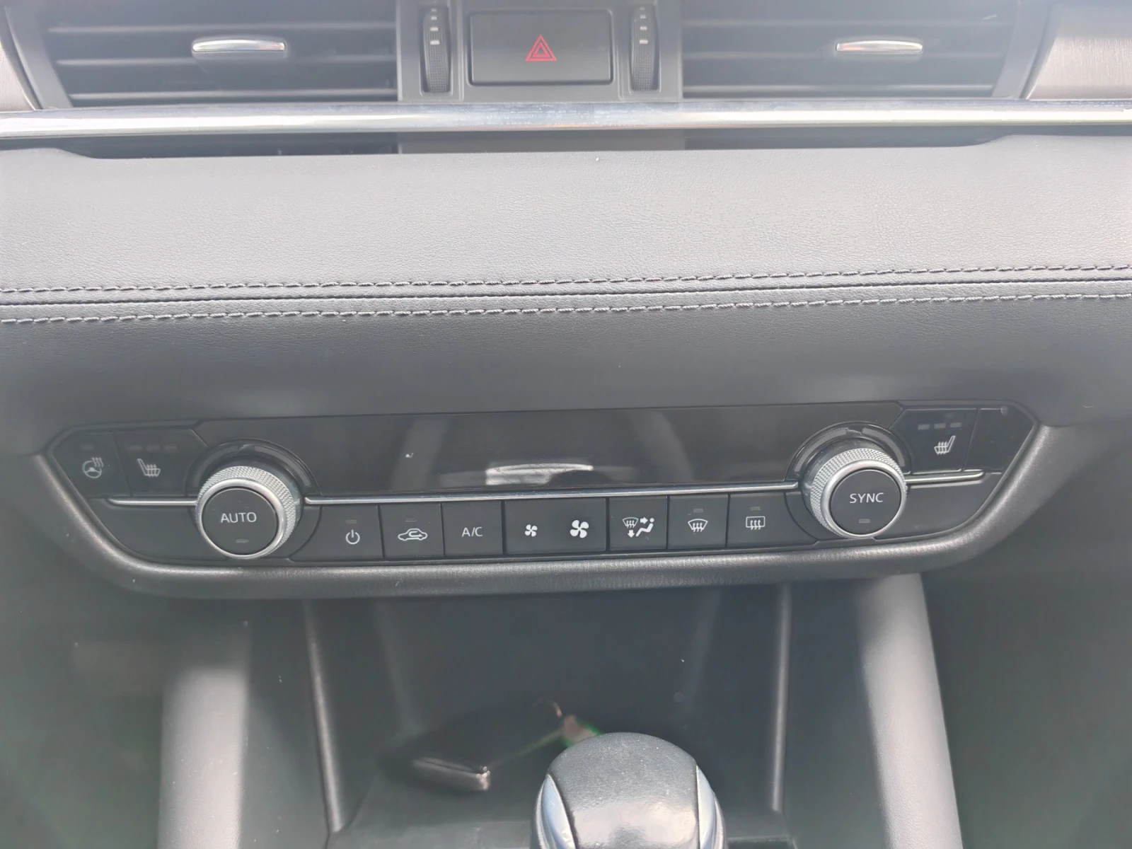 Mazda 6 2.0 SKYACTIV-G, снимка 12 - Автомобили и джипове - 56268041