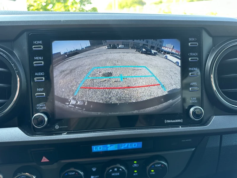 Toyota Tacoma Off Road pack, снимка 14 - Автомобили и джипове - 51101045