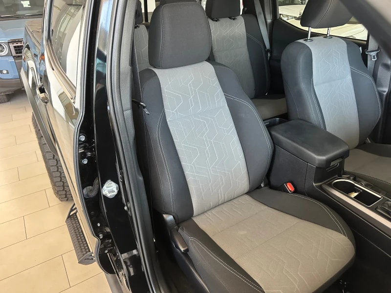 Toyota Tacoma Off Road pack, снимка 17 - Автомобили и джипове - 51101045