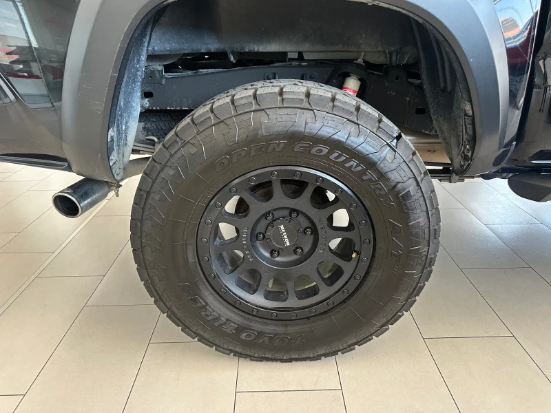 Toyota Tacoma Off Road pack, снимка 8 - Автомобили и джипове - 51101045