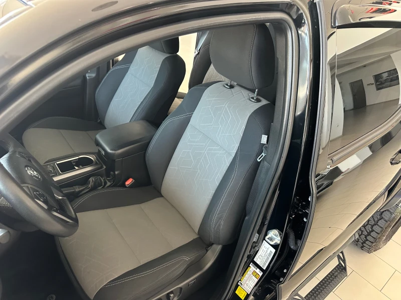 Toyota Tacoma Off Road pack, снимка 10 - Автомобили и джипове - 51101045