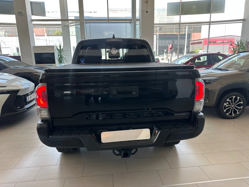 Toyota Tacoma Off Road pack, снимка 4 - Автомобили и джипове - 51101045