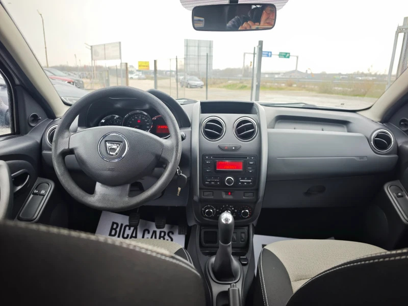 Dacia Duster 1.6i , снимка 9 - Автомобили и джипове - 52640677