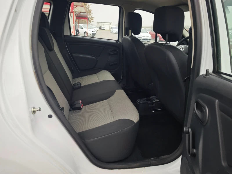 Dacia Duster 1.6i , снимка 13 - Автомобили и джипове - 52640677