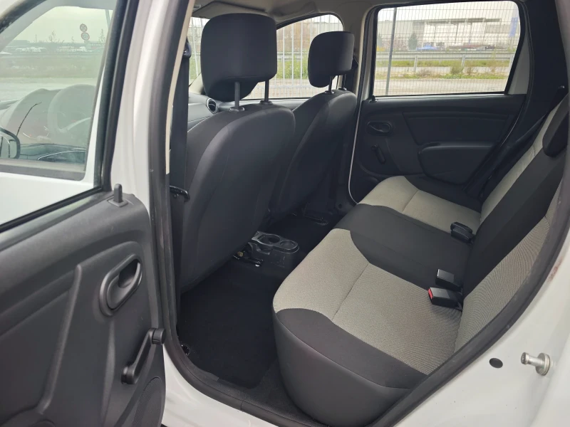 Dacia Duster 1.6i , снимка 12 - Автомобили и джипове - 52640677