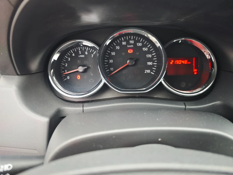 Dacia Duster 1.6i , снимка 7 - Автомобили и джипове - 52640677