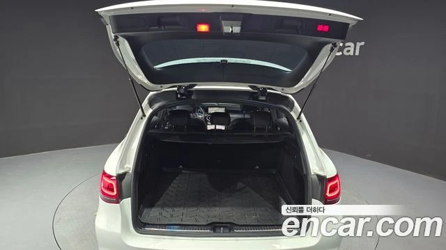 Mercedes-Benz GLC 300 | 4MATIC | AMG LINE, снимка 3 - Автомобили и джипове - 55802900