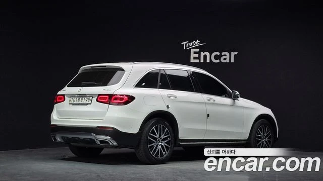 Mercedes-Benz GLC 300 | 4MATIC | AMG LINE, снимка 4 - Автомобили и джипове - 55802900