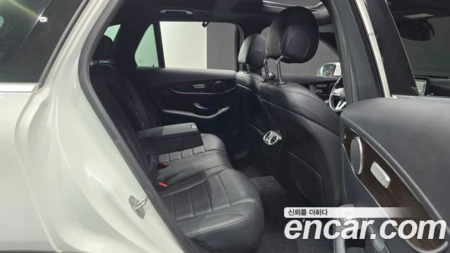 Mercedes-Benz GLC 300 | 4MATIC | AMG LINE, снимка 11 - Автомобили и джипове - 55802900