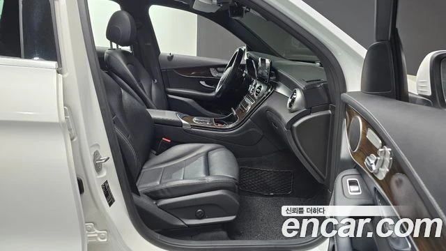 Mercedes-Benz GLC 300 | 4MATIC | AMG LINE, снимка 12 - Автомобили и джипове - 55802900