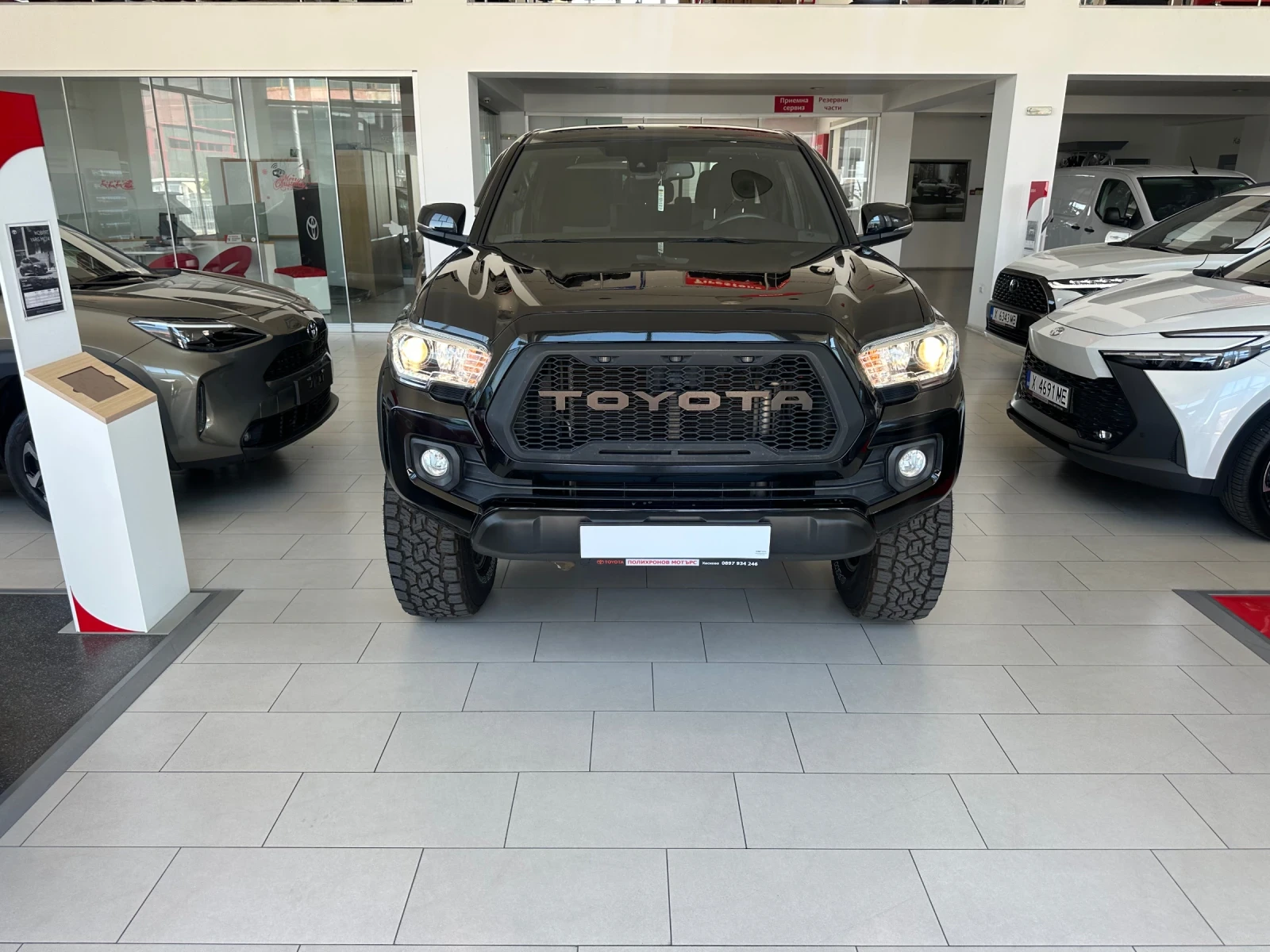 Toyota Tacoma Off Road pack, снимка 1