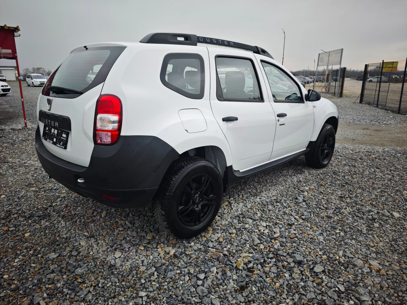 Dacia Duster 1.6i  - изображение 4