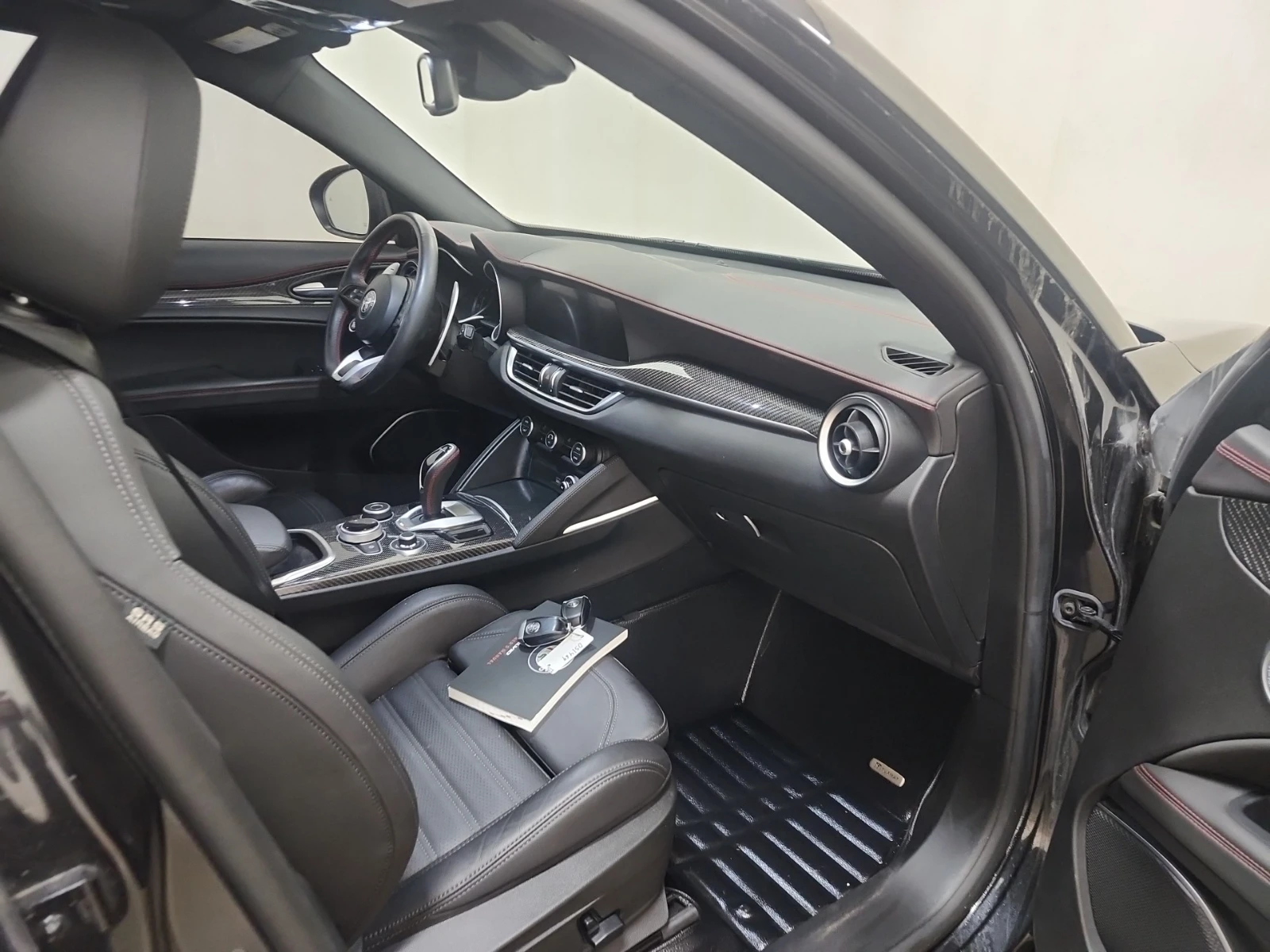 Alfa Romeo Stelvio Estrema AWD, снимка 13 - Автомобили и джипове - 54260569