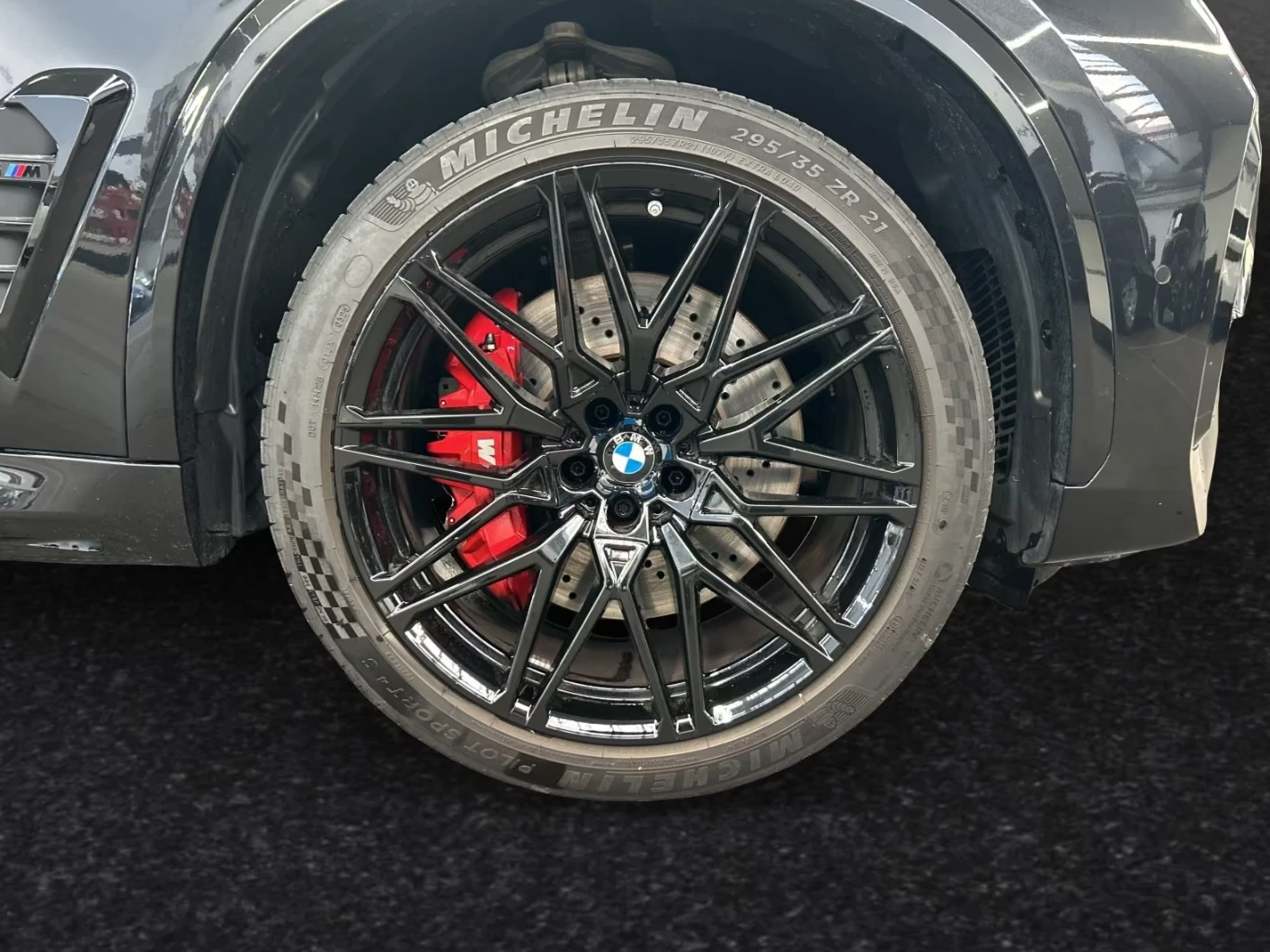 BMW X5 M COMPETITION * BOWERS & WILKINS* SKY LOUNGE* 360*, снимка 4 - Автомобили и джипове - 54940412