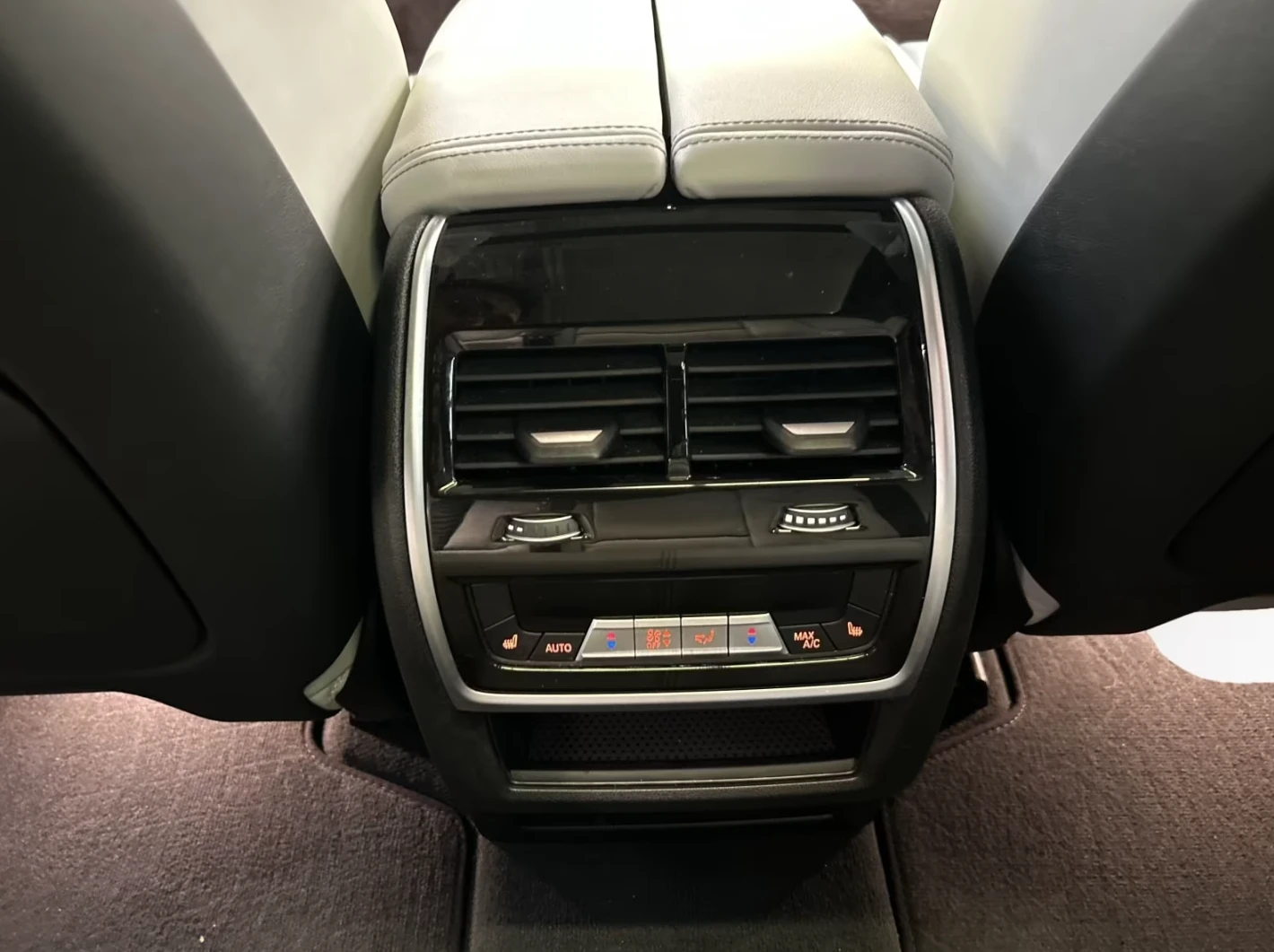 BMW X5 M COMPETITION * BOWERS & WILKINS* SKY LOUNGE* 360*, снимка 13 - Автомобили и джипове - 54940412