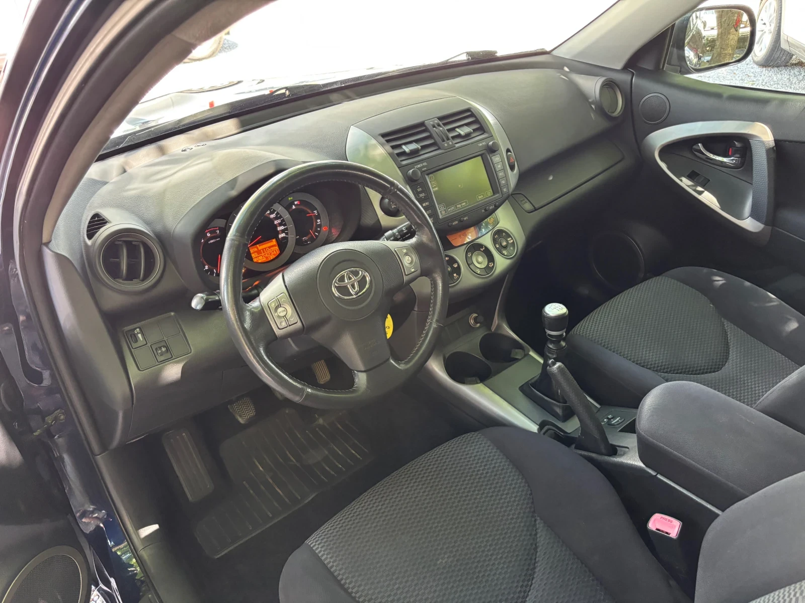 Toyota Rav4 2.2D4D-136k.s, снимка 7 - Автомобили и джипове - 54987387